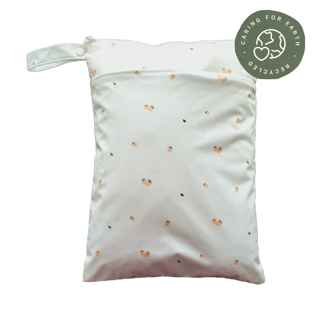 Der schwedische Wald | Wetbag mittel: Hopfenblüten weiß - - MamaMilla