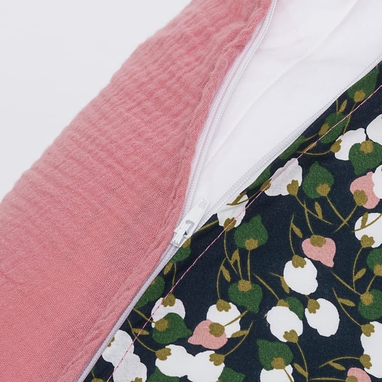 Snoozzz Graviditets- och amningskudde - Blossom rose - Amningskudde - MamaMilla