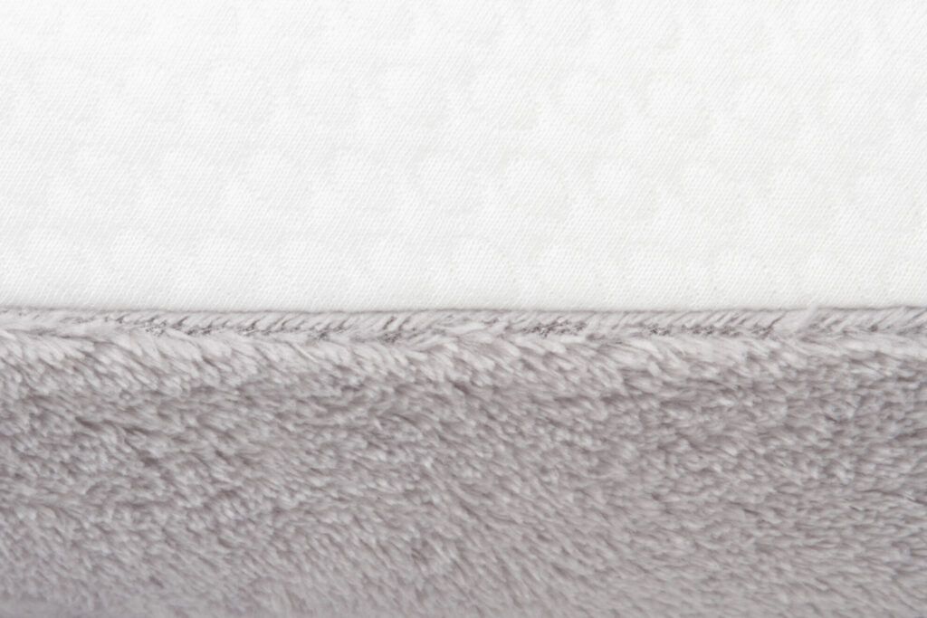 Snoozzz Schwangerschafts- und Stillkissen – Teddy White – Stillkissen – MamaMilla
